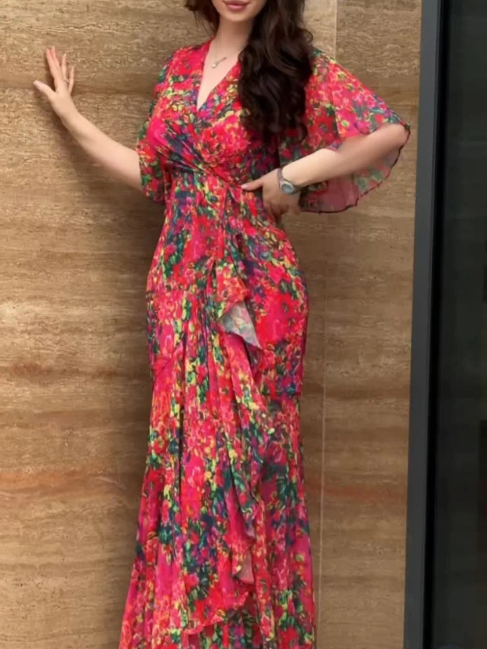 Madison™ | Retro V-neck trumpet sleeve printed dress