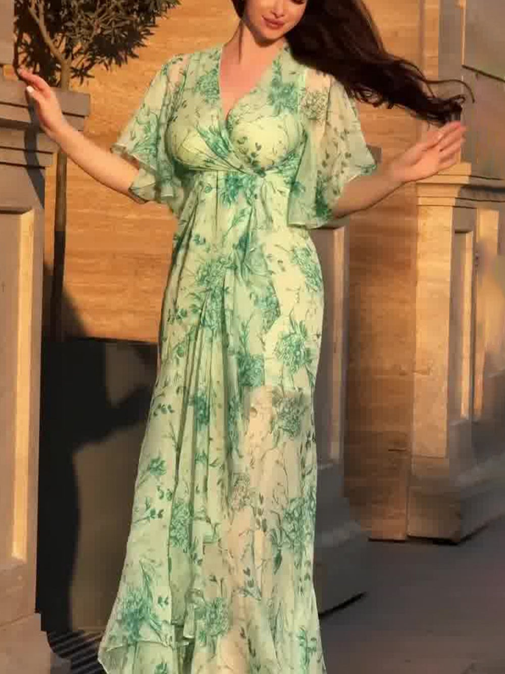 Madison™ | Retro V-neck trumpet sleeve printed dress