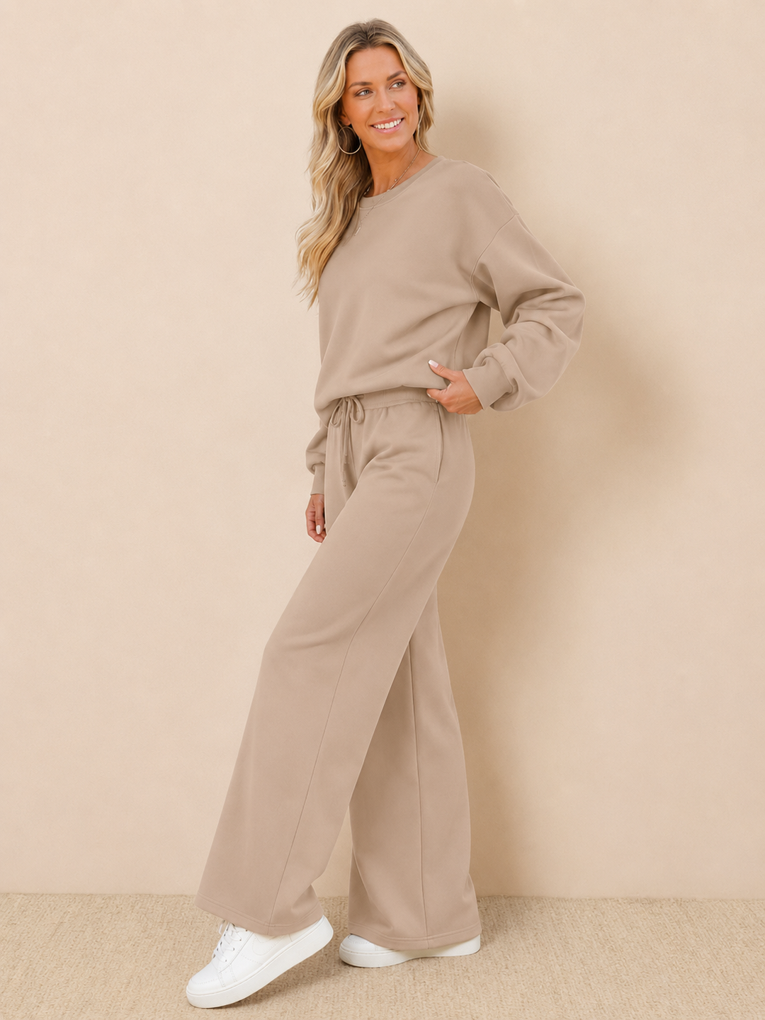 Hailey | Women's Cropped Sweatshirt and Wide-Leg Pants Lounge Set