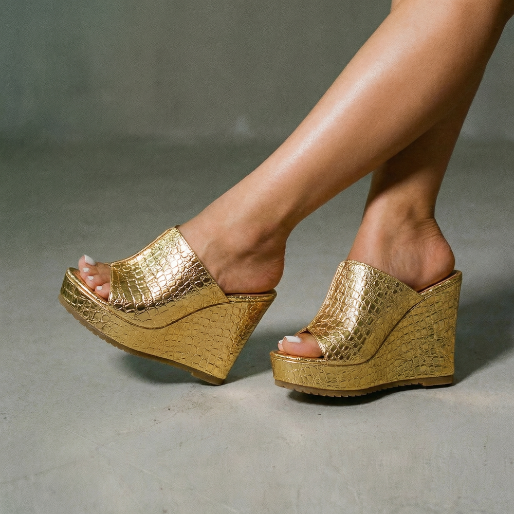 Isadora | Women's Gold Platform Wedge Sandals - Gold - Image 2